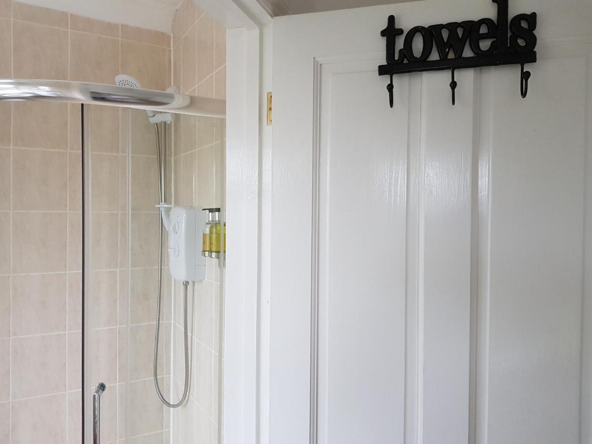 Wisteria Haze Bed & Breakfast Cranfield Bagian luar foto